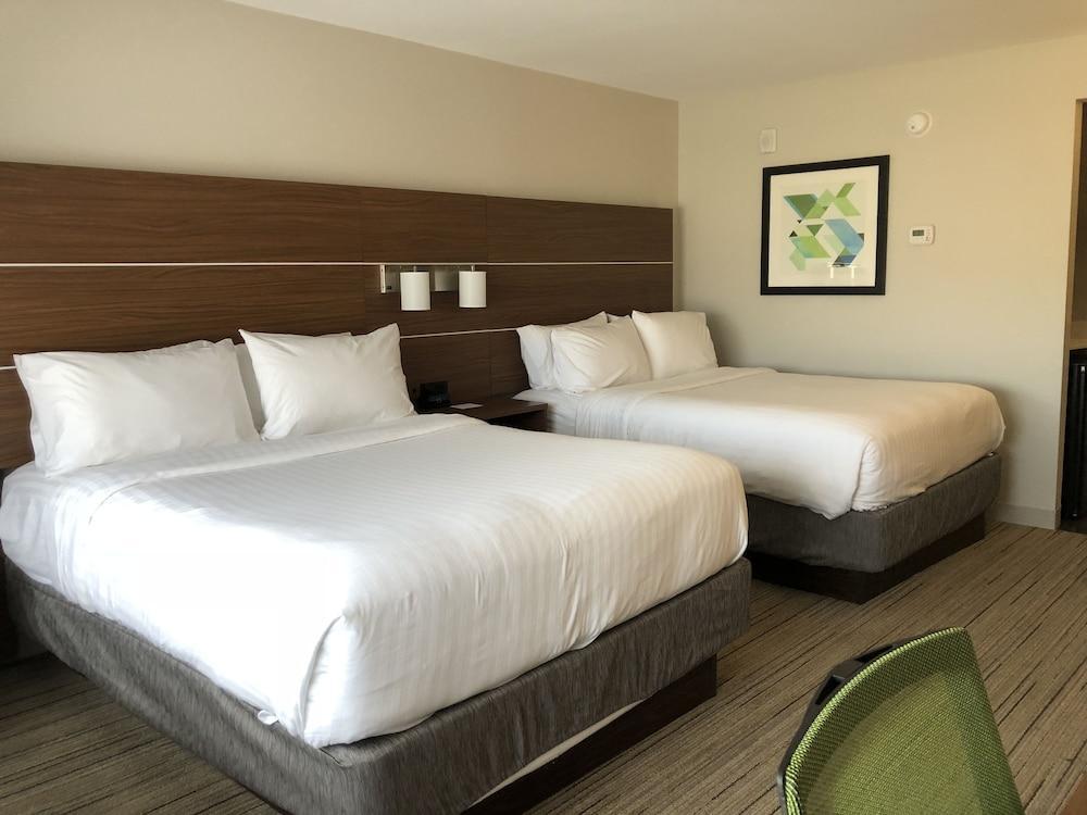 Holiday Inn Express & Suites Broomfield By Ihg Exterior photo